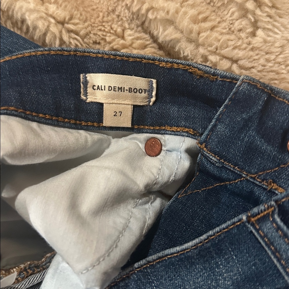 Cali Demi-Boot Jeans in Daly Wash: Button-Front Edition - Picture 9 of 11
